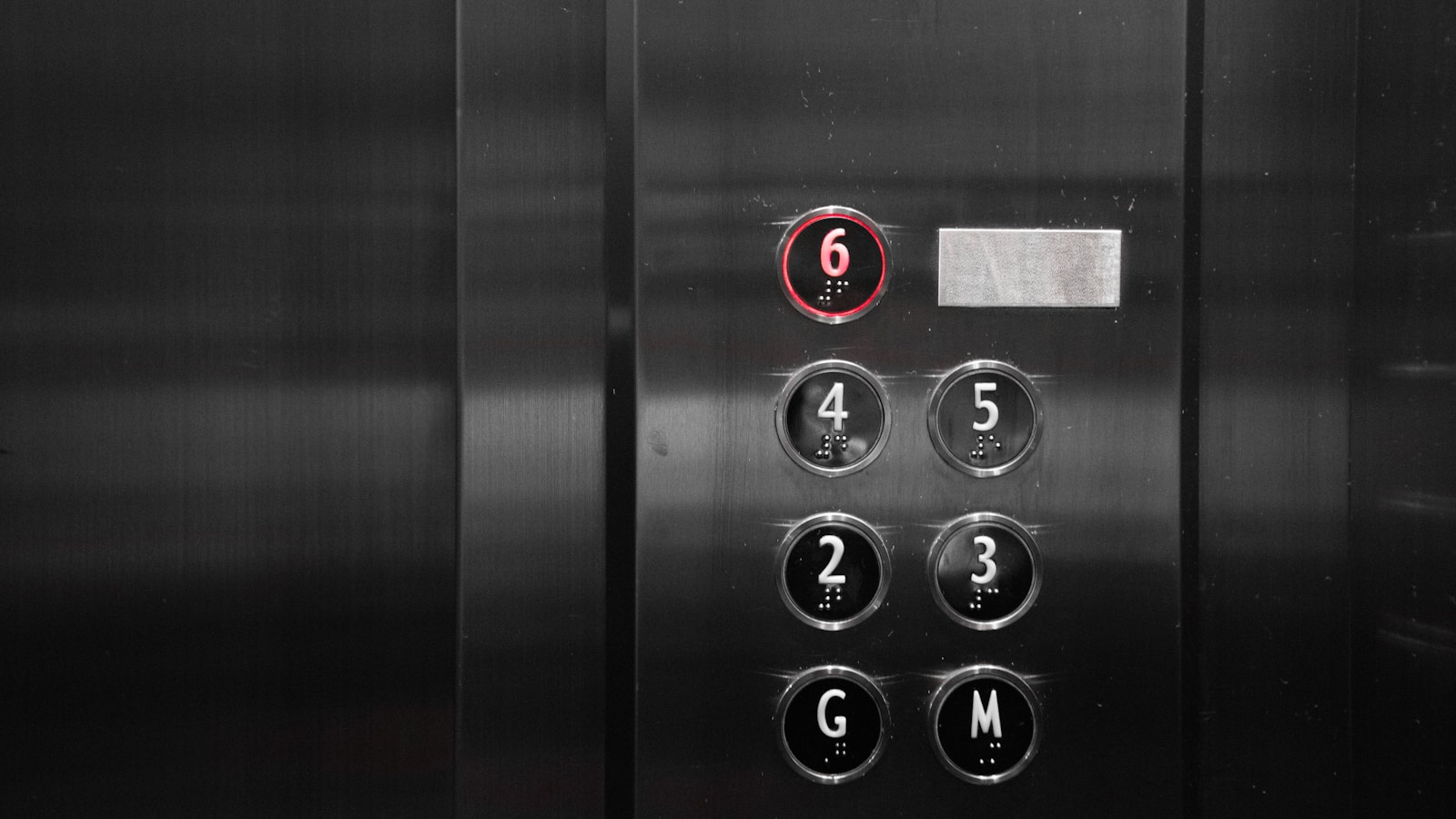 Lift Rumah: Sentuhan Mewah yang Naikkan Nilai Properti Premium Anda